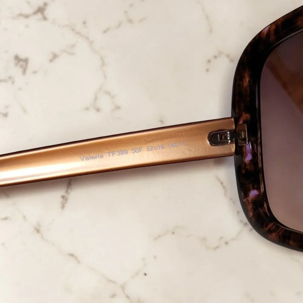 Tom Ford Valeria FT0389